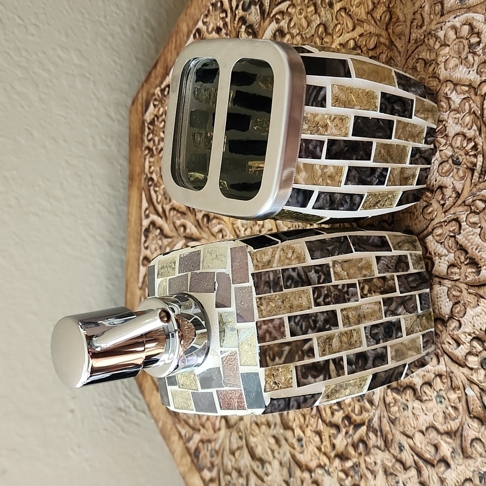 Bed Bath & Beyond mirrored bath accessory set - Picture 2 of 3